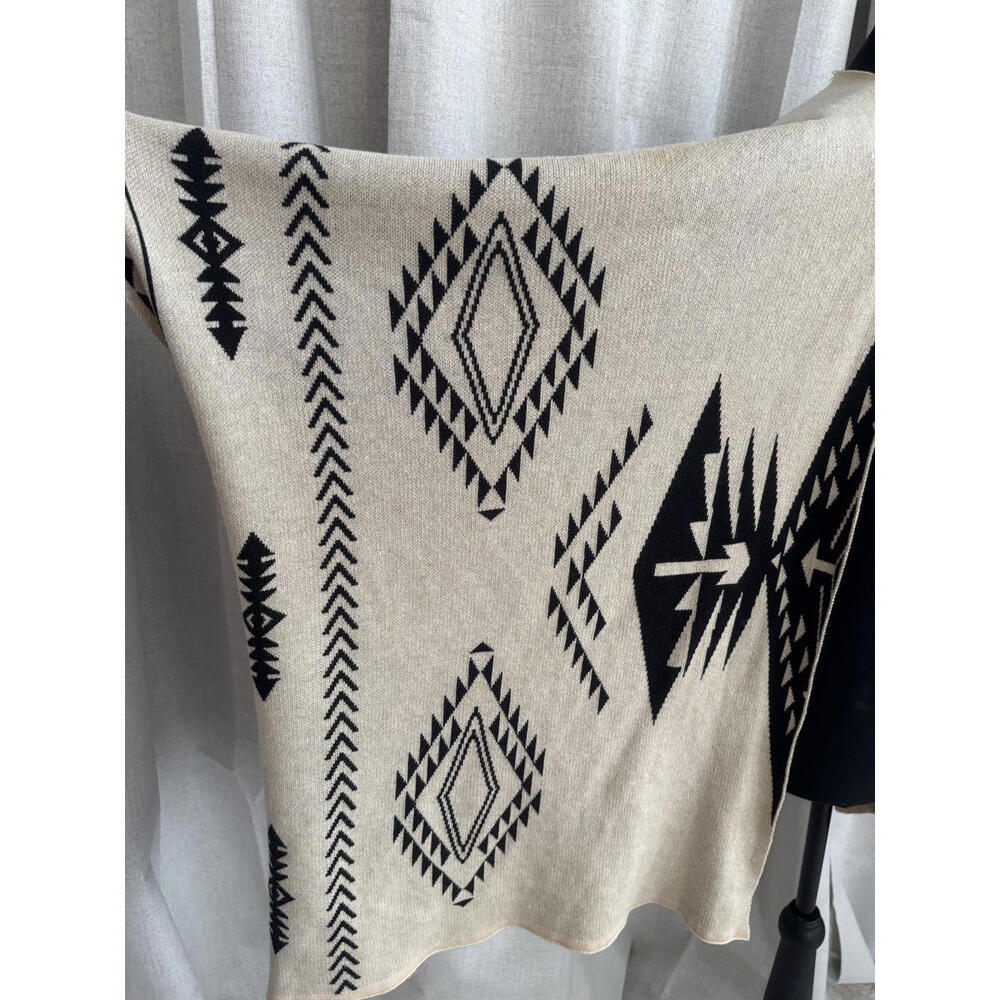 Boho Western Geometric Pattern Open Front Komodo. - image 3